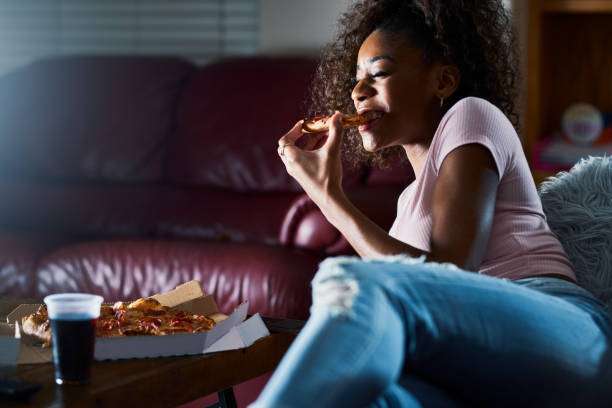 eating late without gaining weight